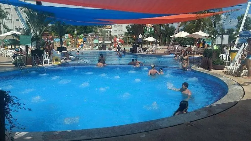 Nautico Flat Com Acesso Ao Clube Nautico Praia- Caldas Novas